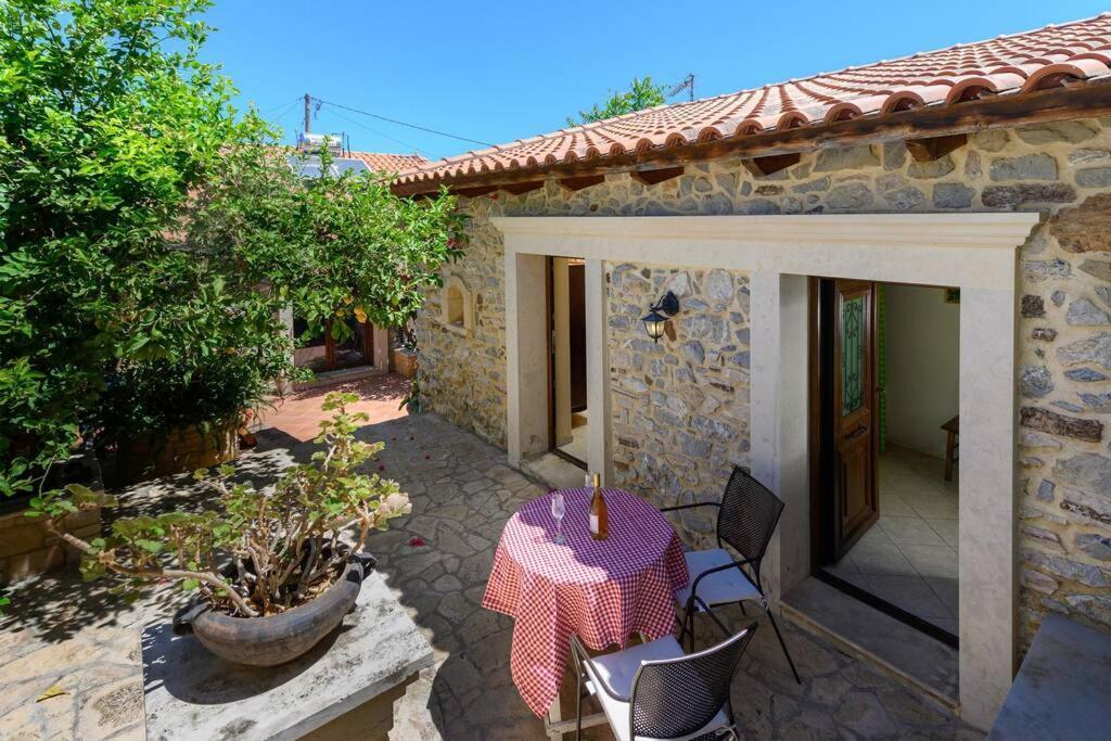 Marigoula House Pombia Exterior foto